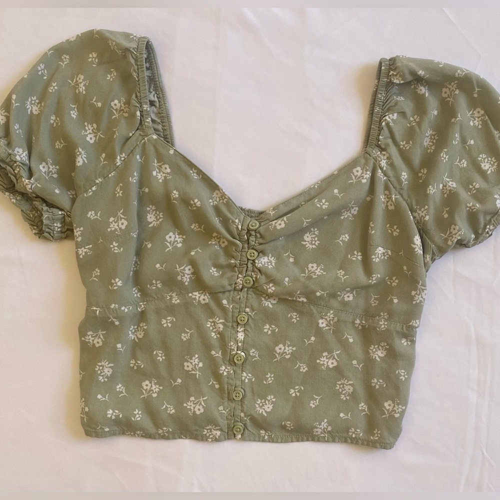 Hollister top